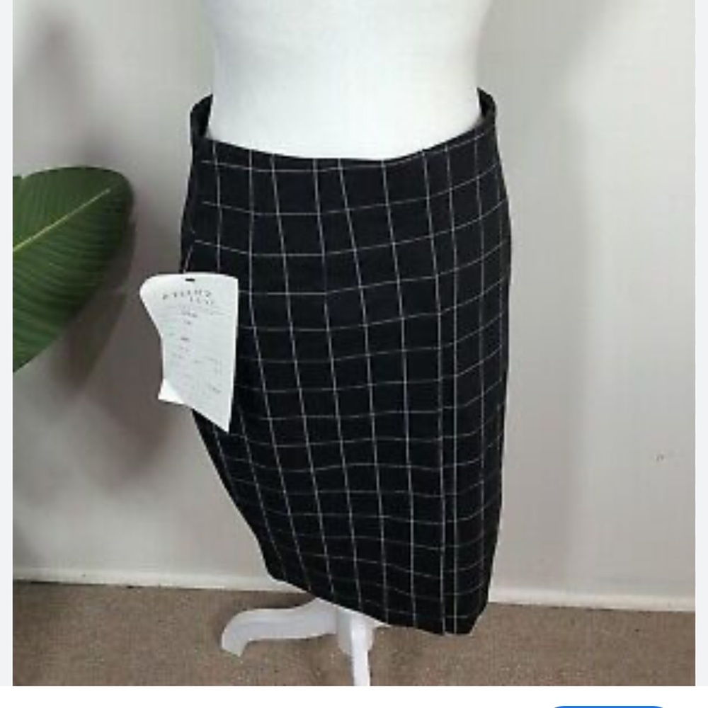 Amanda & Chelsea Black and White Pencil Skirt